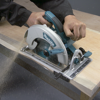 Sierra circular 8-1/4 Pulg 1800W 5008MG Makita