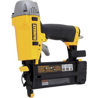 Clavadora neumática 5/8 a 2 Pulg DWFP12231 DeWalt