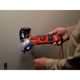 Multimetro de gancho 200 Amp. 2205-20 Milwaukee